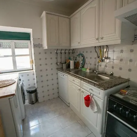 Avenidas Novas, T1 In City Center Apartment
