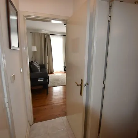 Apartment Avenidas Novas, T1 In City Center *